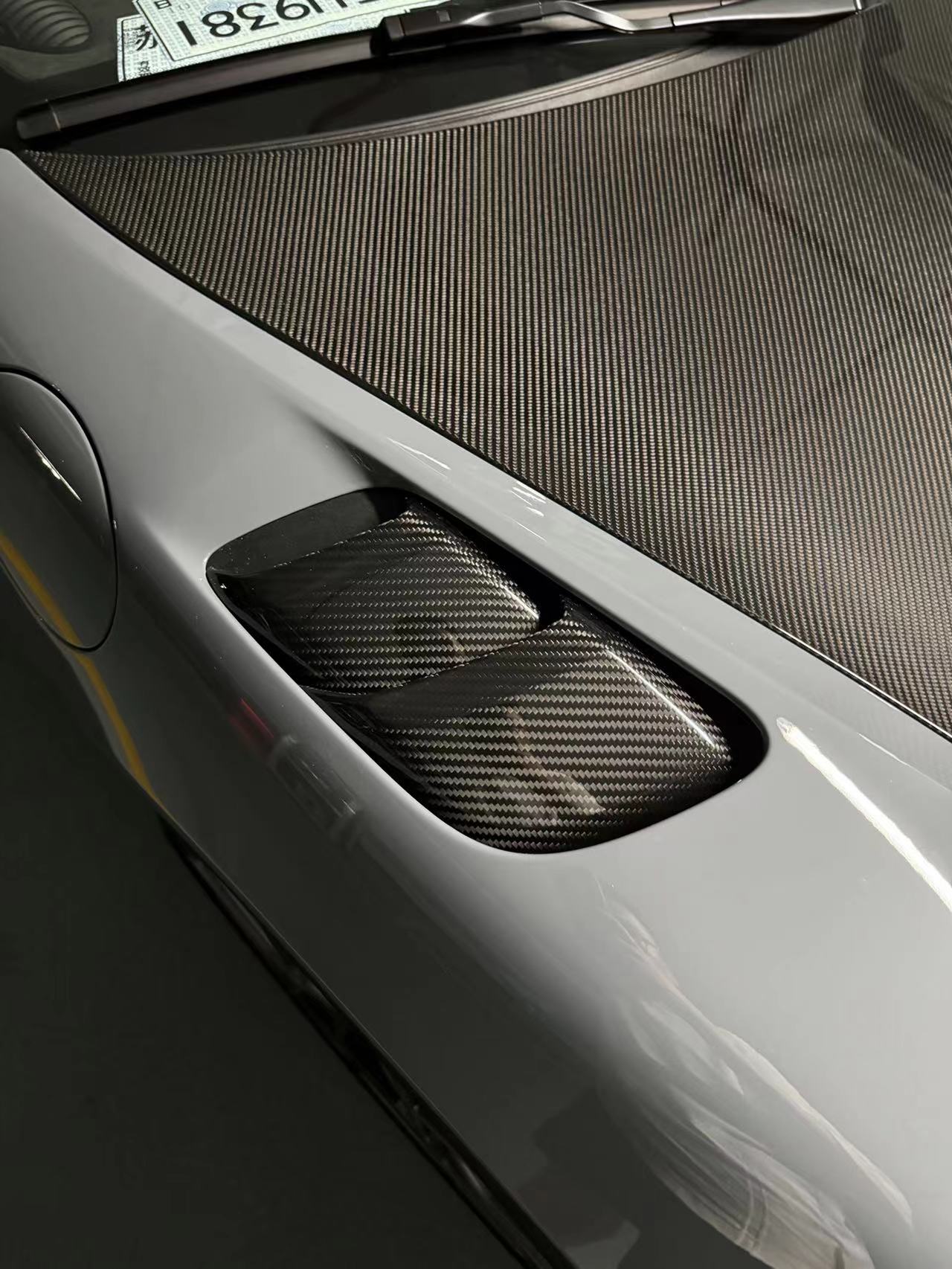 Porsche GT4RS、Spyder RS Carbon Fiber Fender Air Outlet